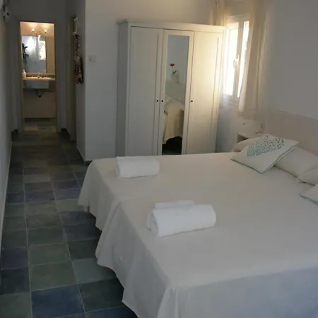 La Dehesa De Campoviejo * Robledillo de Trujillo