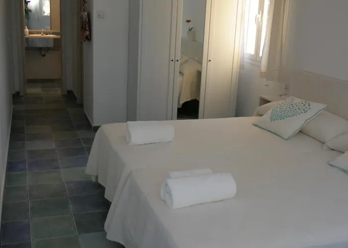 La Dehesa De Campoviejo * Robledillo de Trujillo